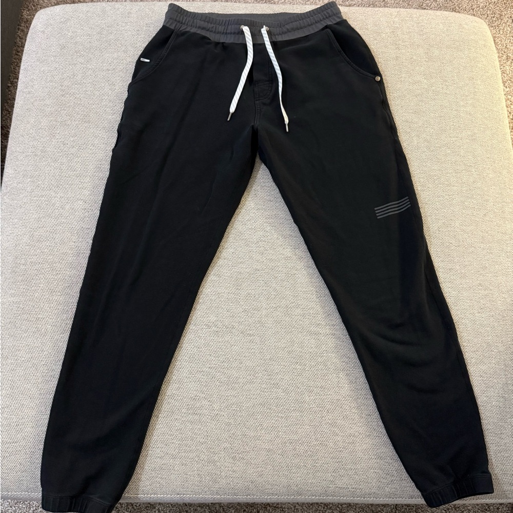 Vuori Men's Black Joggers with Drawstring